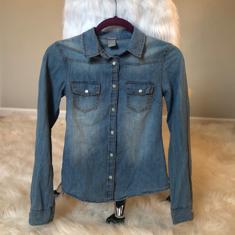 Denim snap front long sleeve shirt